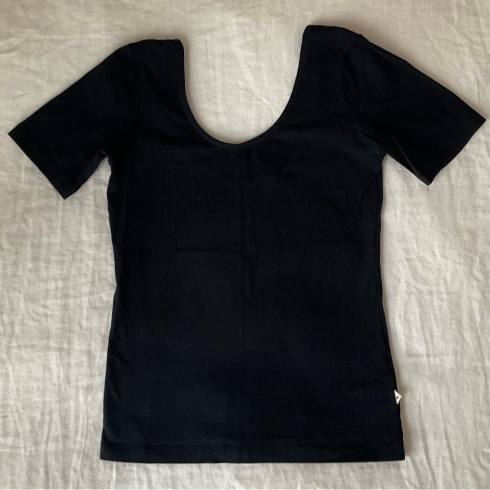 Twothirds organic cotton ballet top, scoop neck, like new, medium
